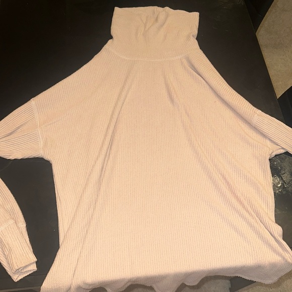 american eagle oversized turtleneck - Picture 1 of 1